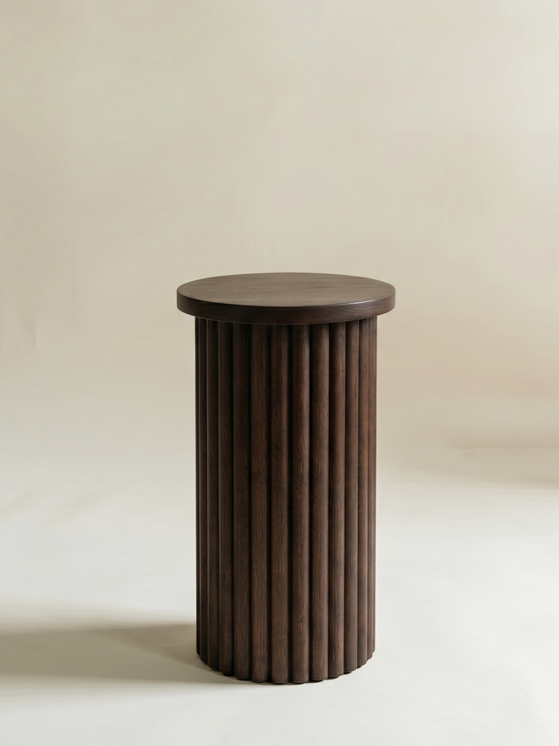 The Rib End Table – Dark Hardwood